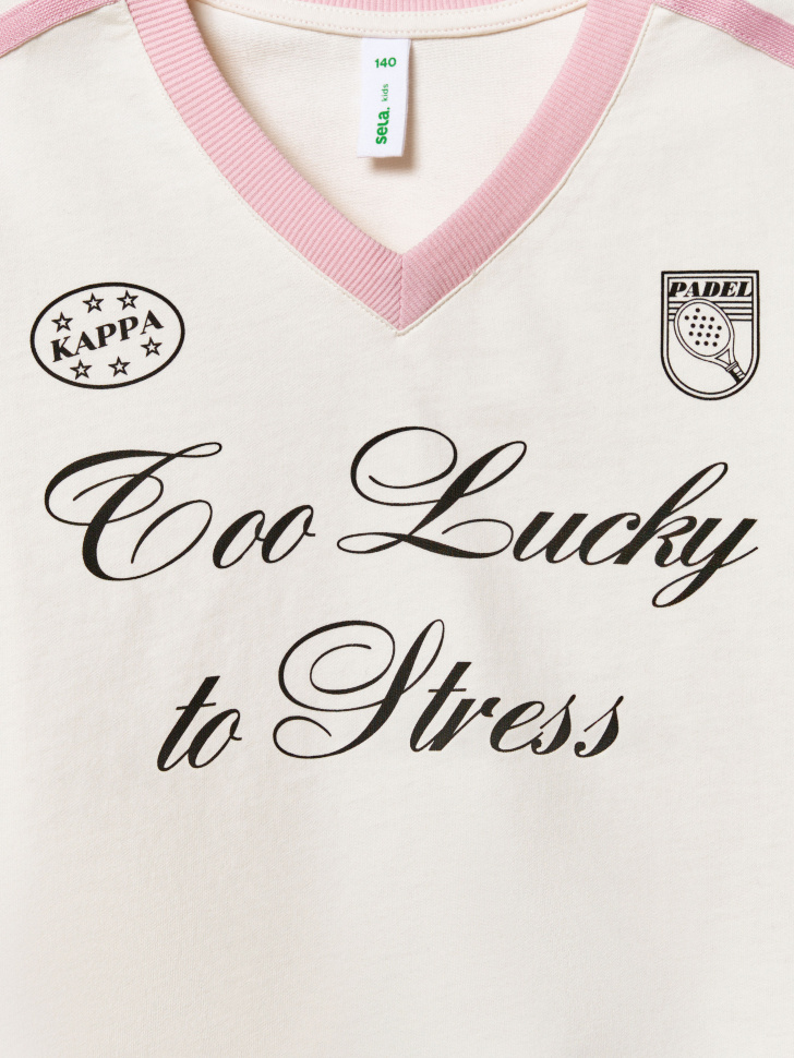 укороченный лонгслив в спортивном стиле для девочек из россии вид сбоку