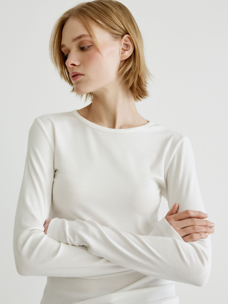 базовый приталенный лонгслив 4610517438195 фотография