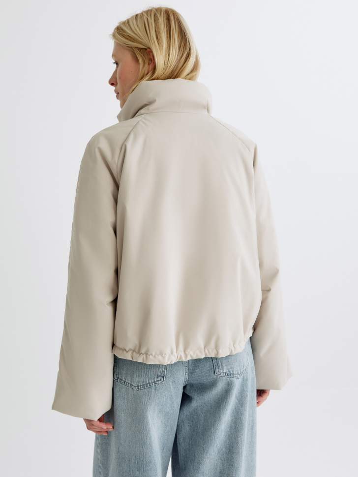 укороченная куртка с водоотталкивающей пропиткой по цене 5999 руб вид справа