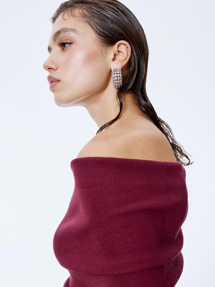 джемпер с открытыми плечами 4610517074287 в интернет магазине