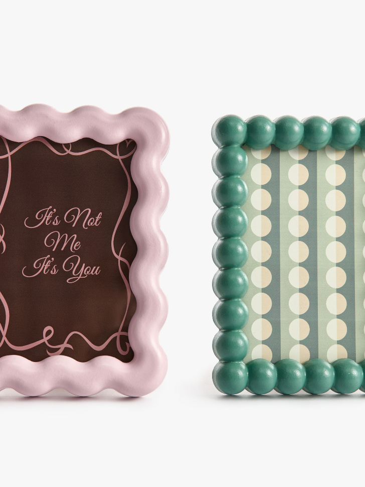 фигурная рамка для фото из дерева от бренда sela вид слева