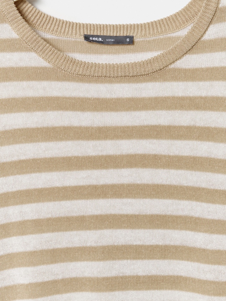 джемпер оверсайз из смесового лиоцелла с содержанием льна из лиоцелловой ткани спереди