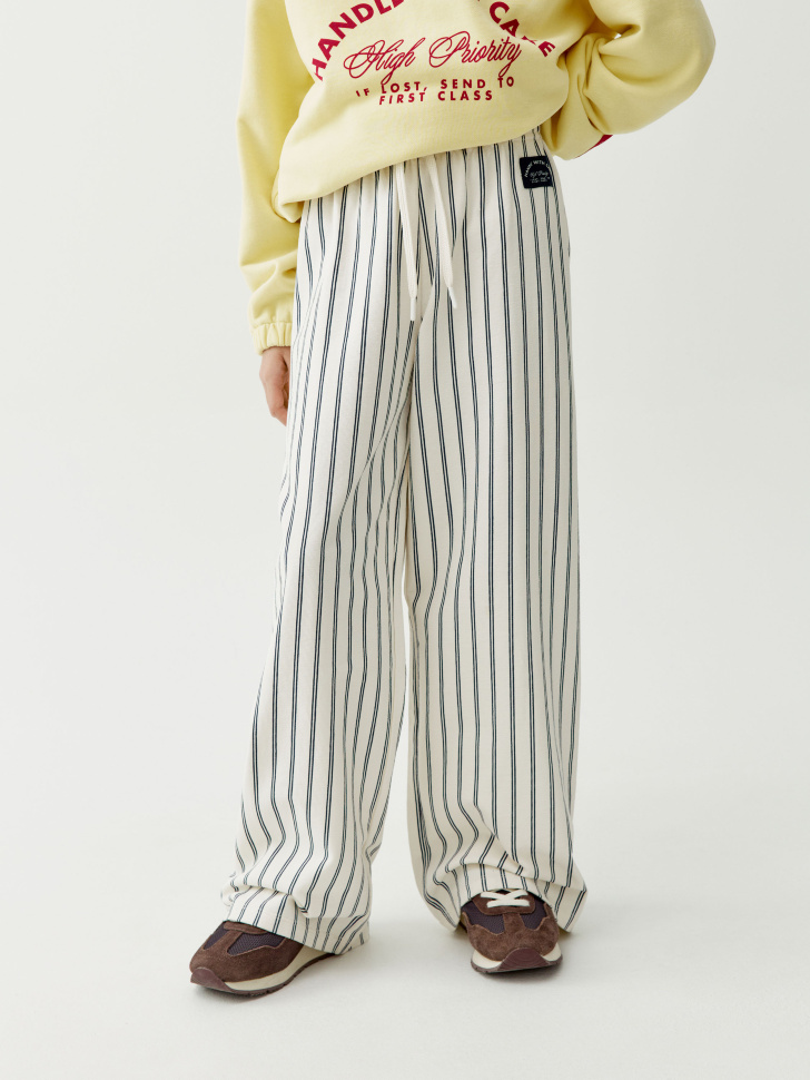 широкие брюки в полоску для девочек от бренда sela вид слева