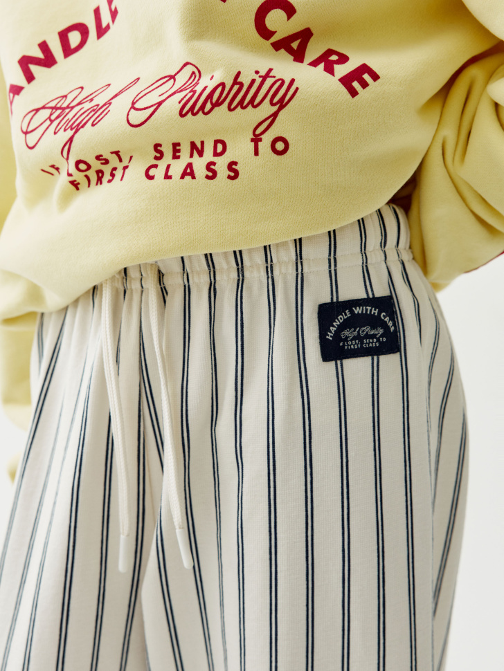 Товар с артикулом 4640611042936 вид сзади