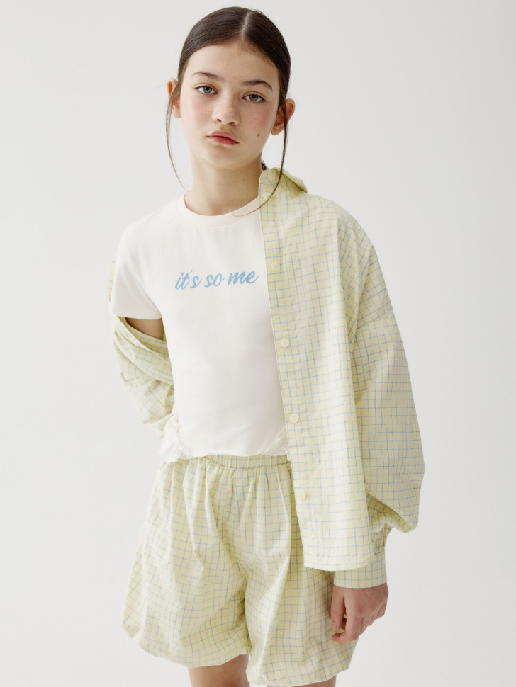 укороченная футболка с рюшами для девочек по цене 1299 руб вид справа