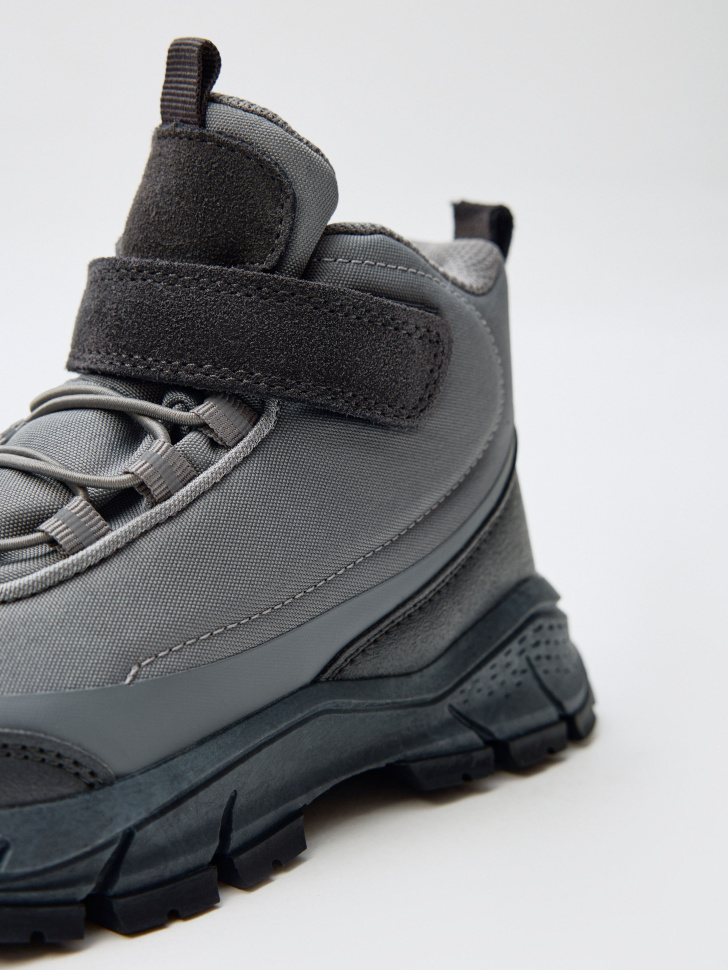 зимние мембранные ботинки детские из кожи спереди