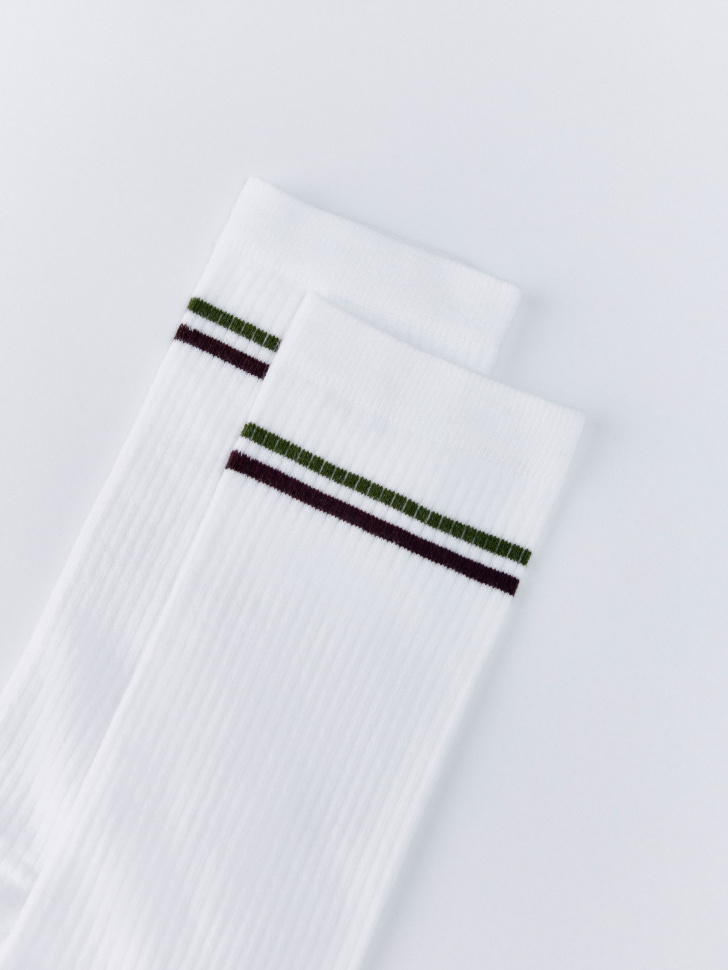 длинные носки с полосками от бренда sela по акции