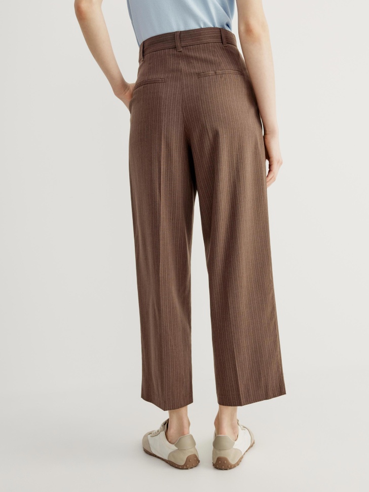 Товар с артикулом 4680798456713 вид сзади