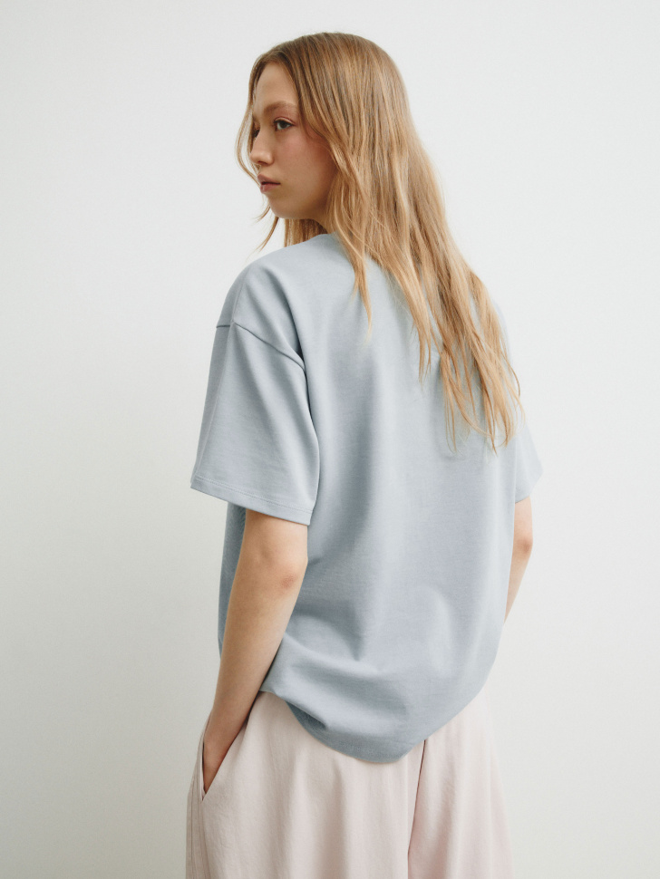 футболка с текстовым принтом из линейки  young из россии вид сбоку