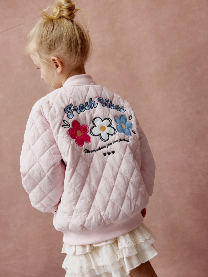 Бомбер SELA стеганый оверсайз с аппликацией для девочек, розовый, арт. 41372