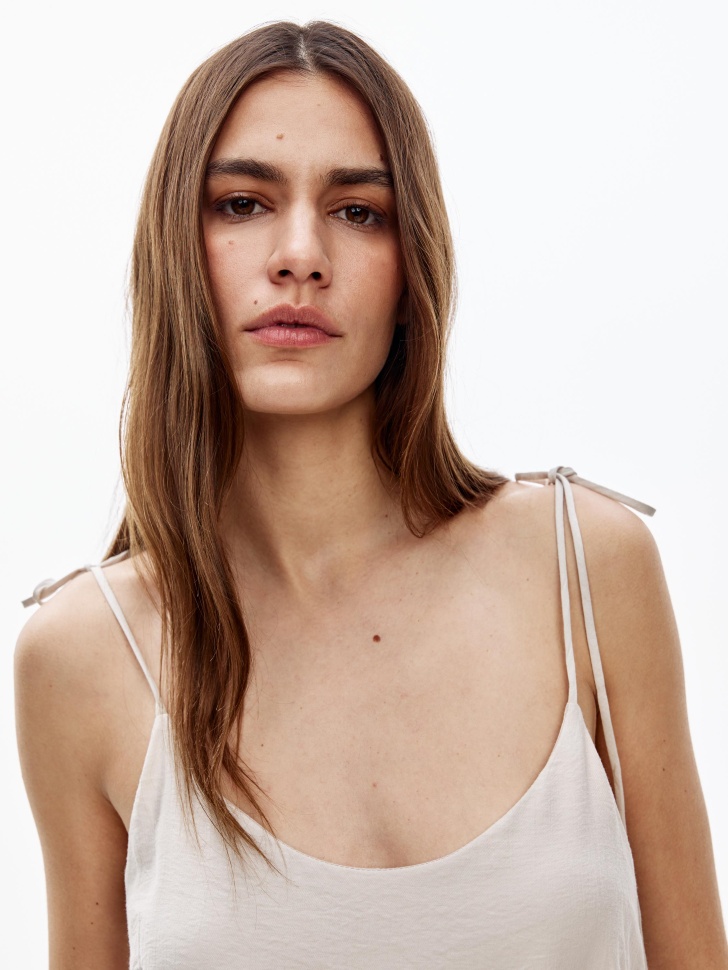 топ с баской из жатой ткани с завязками из россии вид сбоку