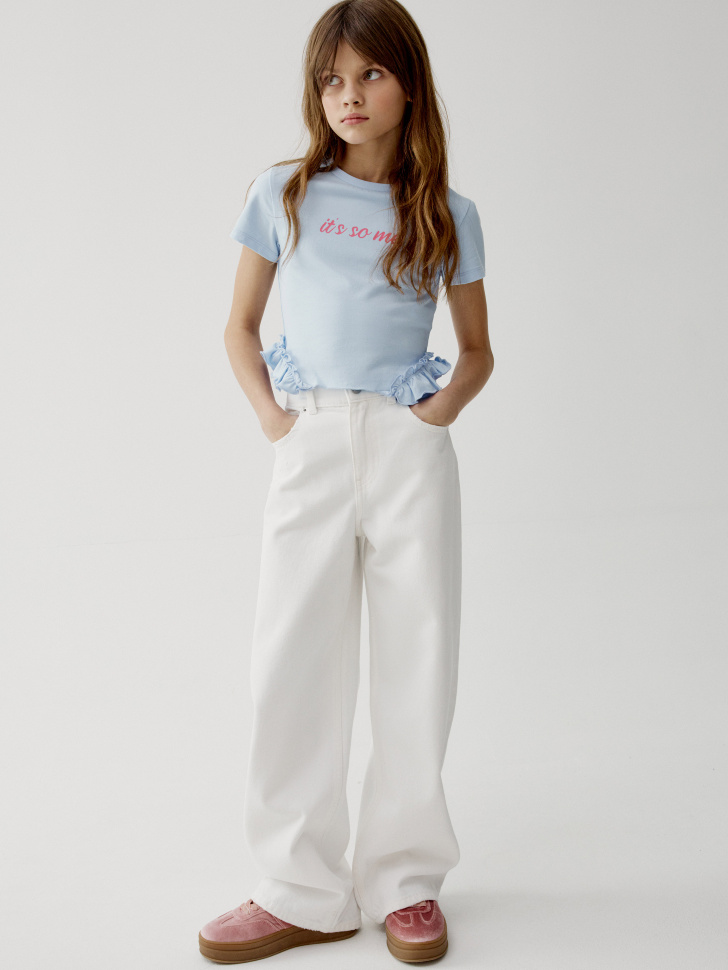 укороченная футболка с рюшами для девочек от бренда sela вид слева