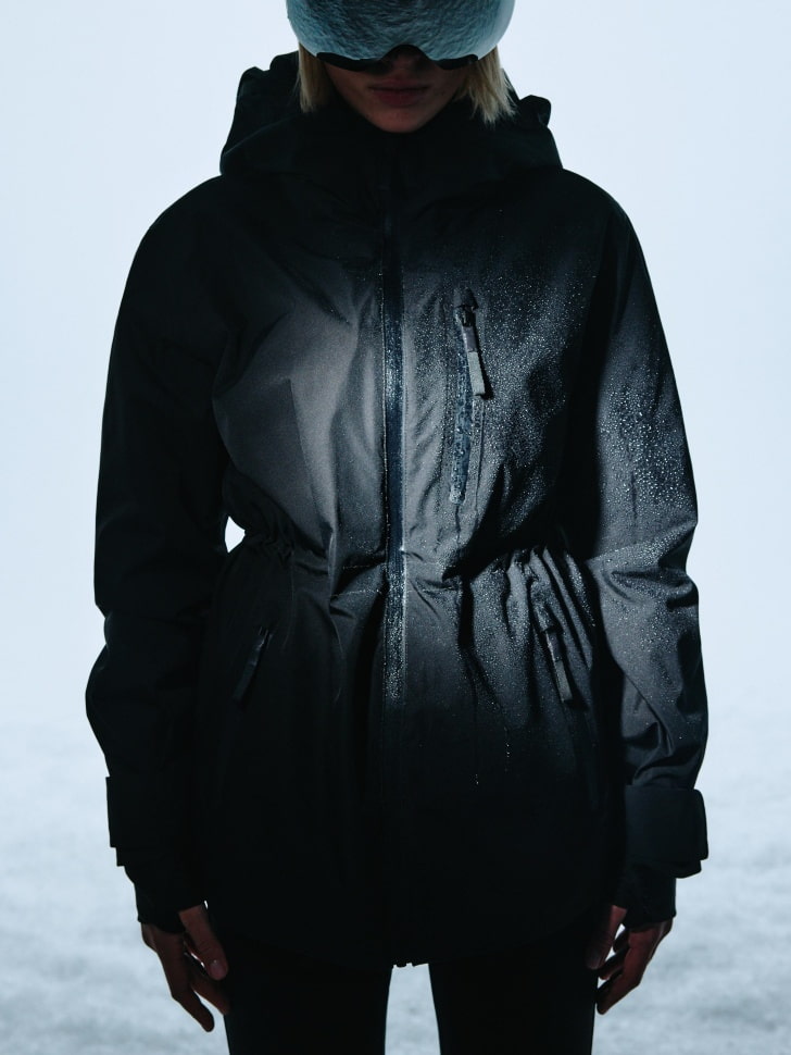 горнолыжная куртка из технологичной мембраны 4610517104700 фотография