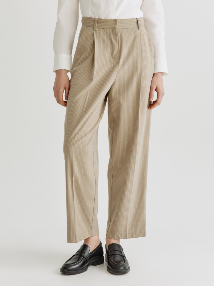 прямые укороченные брюки в полоску от бренда sela вид слева