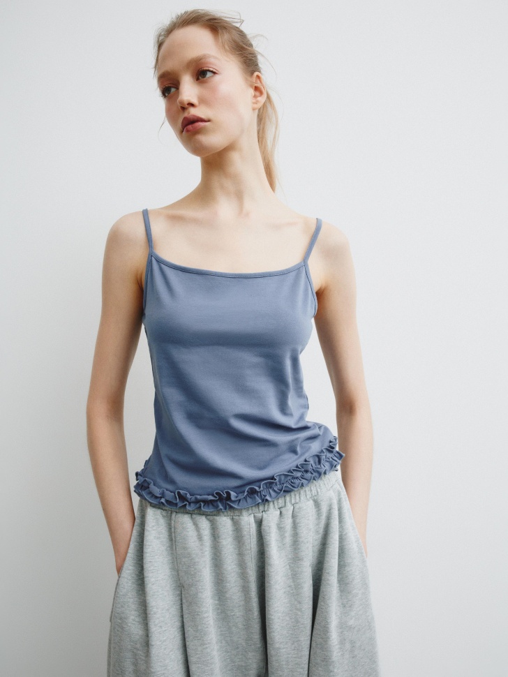 топ с оборкой из линейки  young по цене 1299 руб вид справа