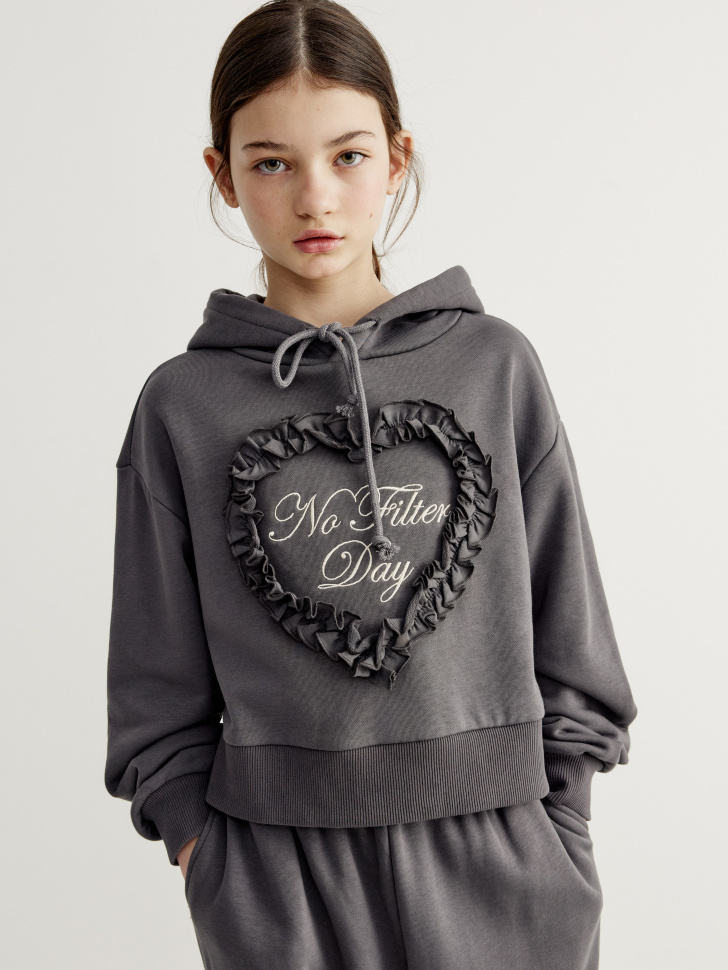 Укороченное худи с декором для девочек 2599₽