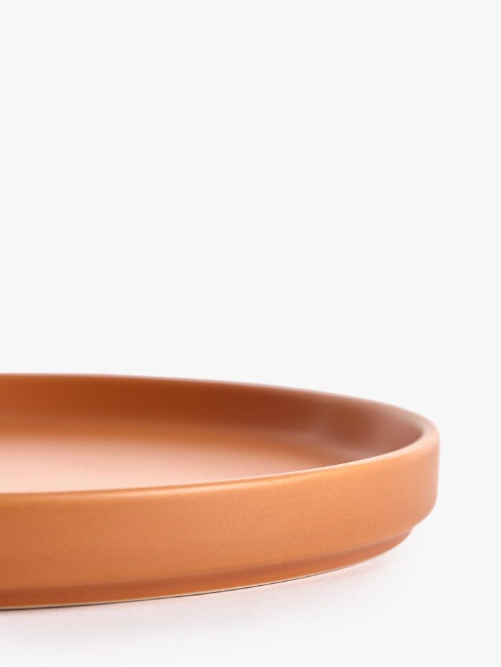 десертная тарелка из каменной керамики из россии вид сбоку