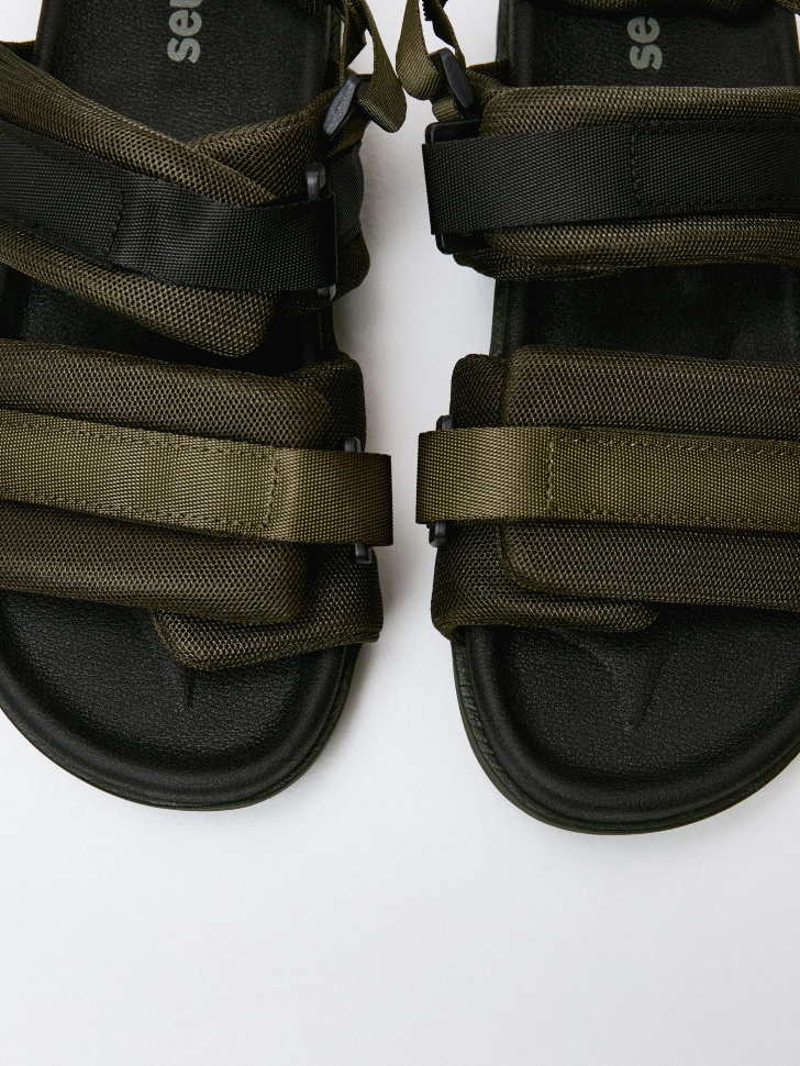 сандалии на липучках детские по цене 2799 руб вид справа