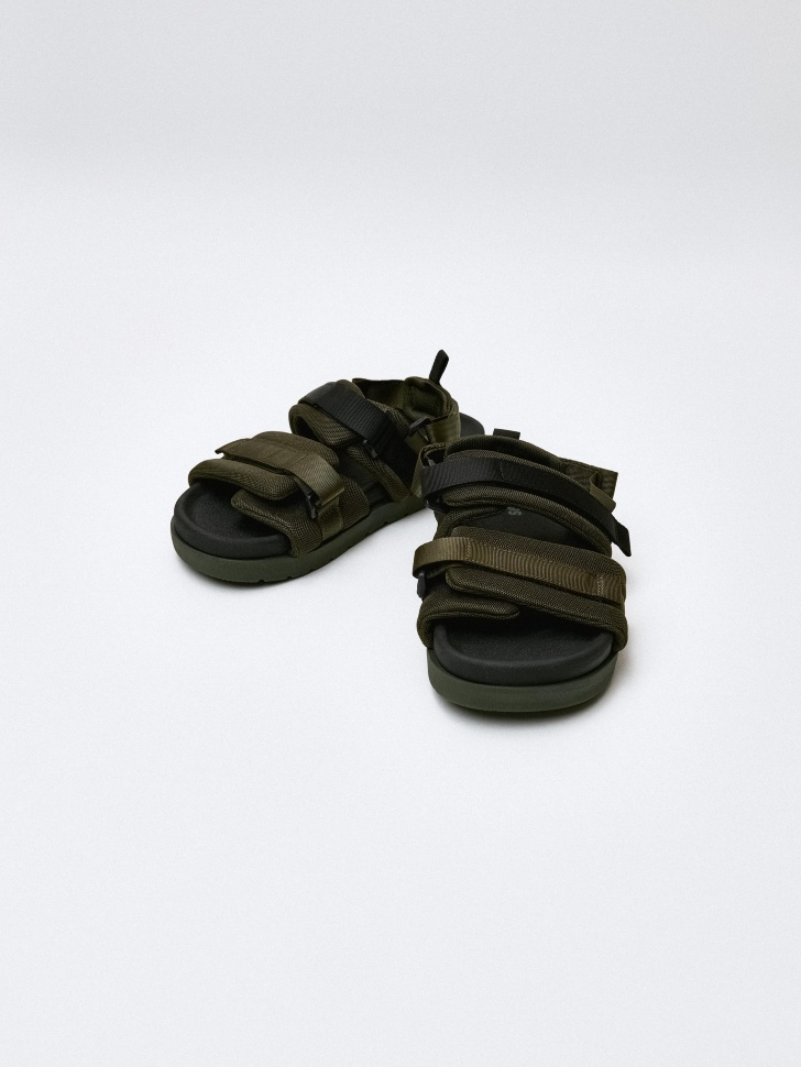 сандалии на липучках детские для детского возраста с изнаночной стороны