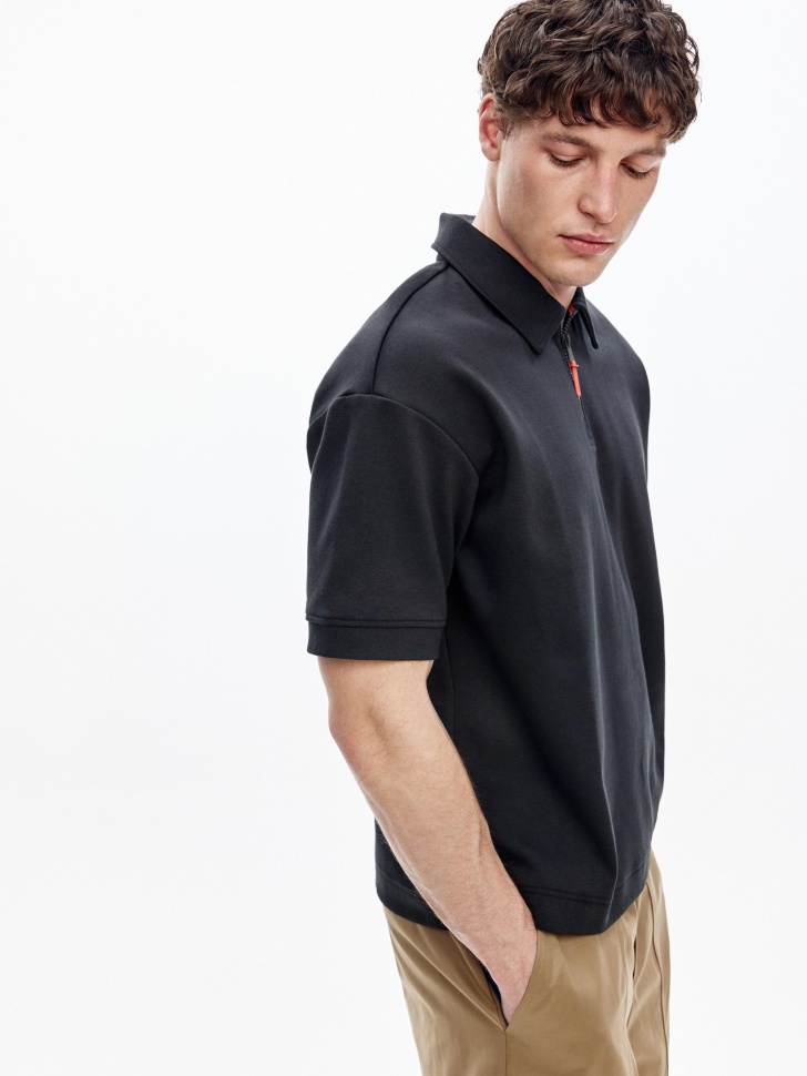 трикотажное поло оверсайз на молнии из россии вид сбоку