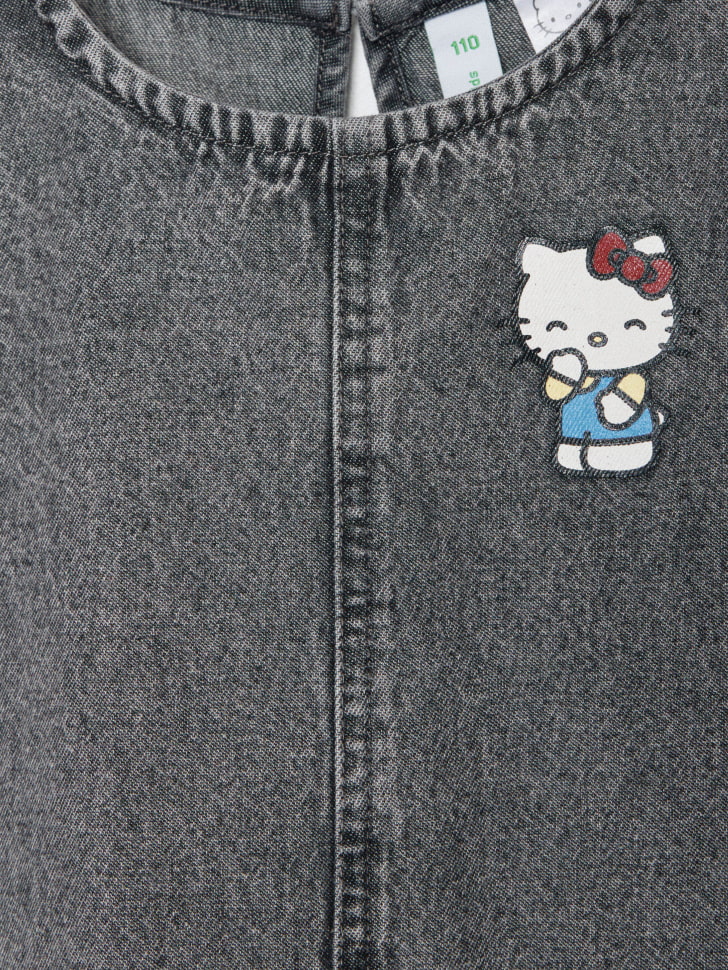 Джинсовое платье с принтом Hello Kitty для девочек. Фото №6