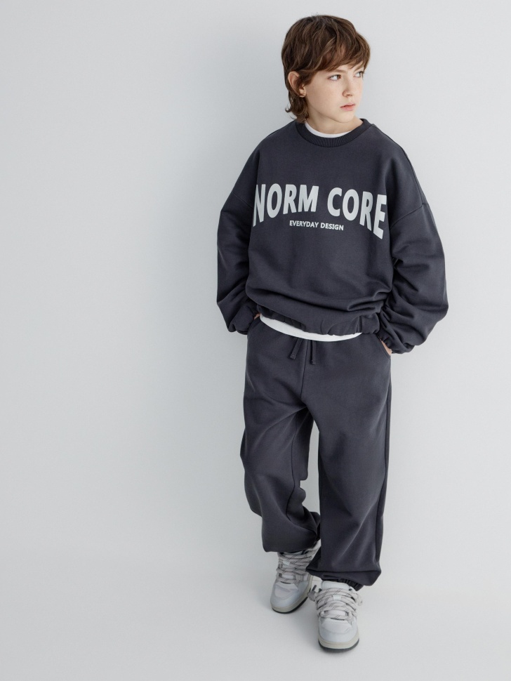 свитшот с принтом для мальчиков от бренда sela вид слева