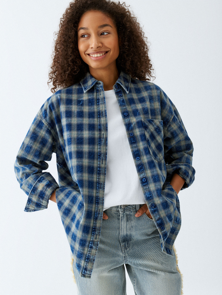 

Рубашка оверсайз в клетку с состаренным эффектом