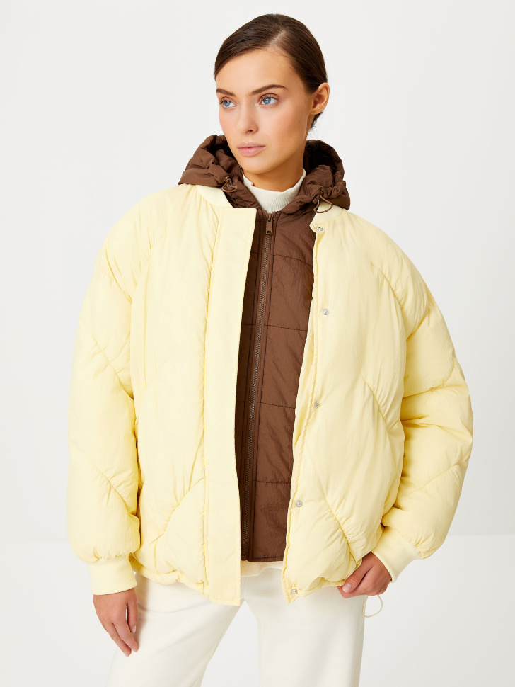 

Бомбер с капюшоном