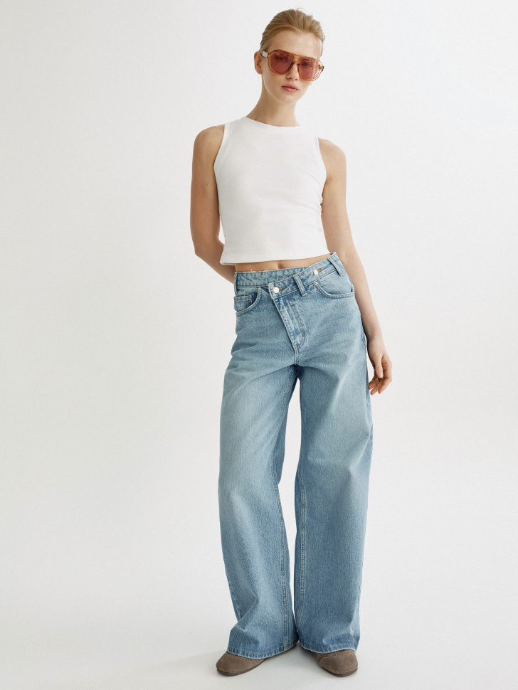 укороченный топ из интерлока от бренда sela вид слева