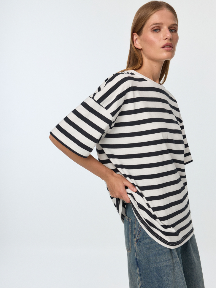 

Футболка IRMA OVERSIZE FIT