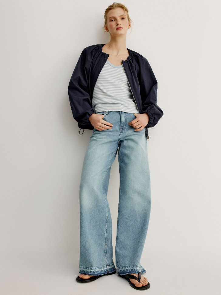 топ в рубчик на тонких бретелях от бренда sela вид слева