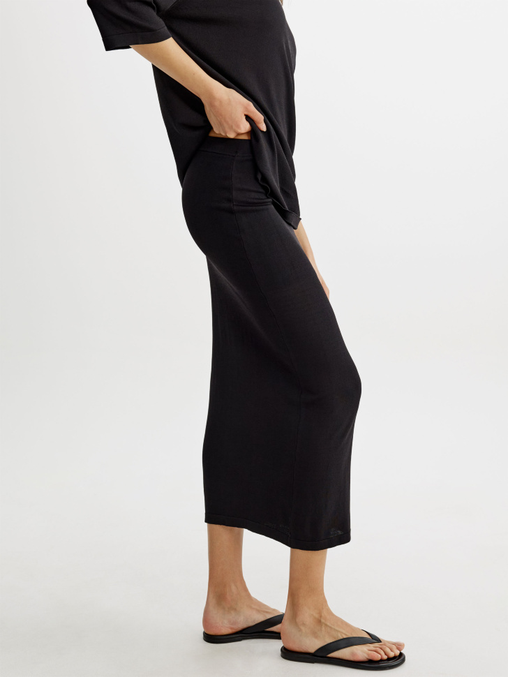 трикотажная юбка миди из смесовой вискозы по цене 2599 руб вид справа