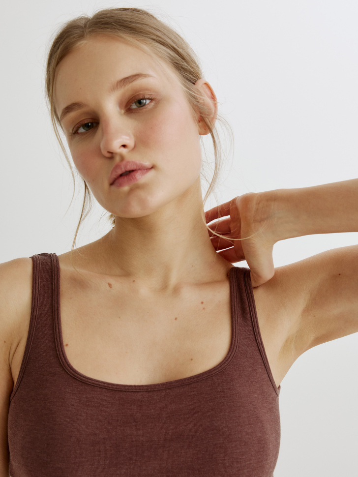 бельевой топ по цене 2399 руб вид справа