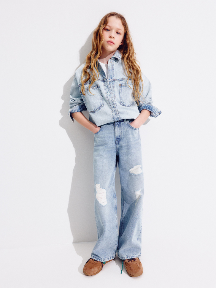 Свободные джинсы с потертостями для девочек 2999₽