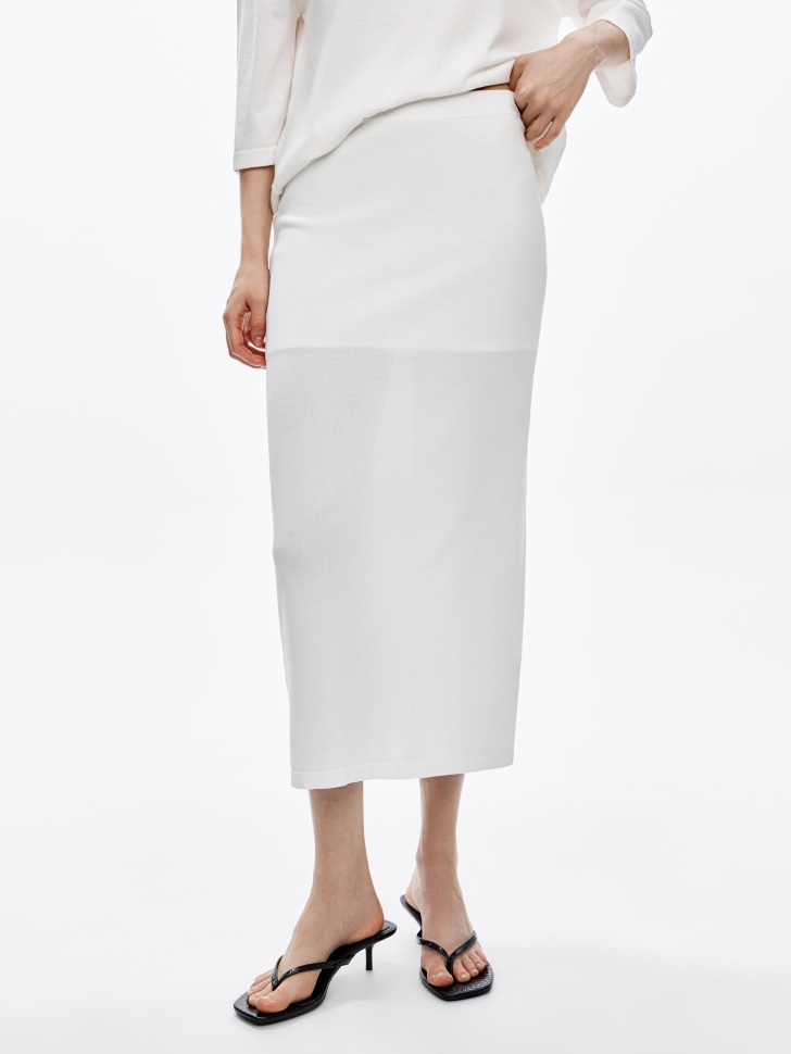 трикотажная юбка миди из смесовой вискозы от бренда sela вид слева