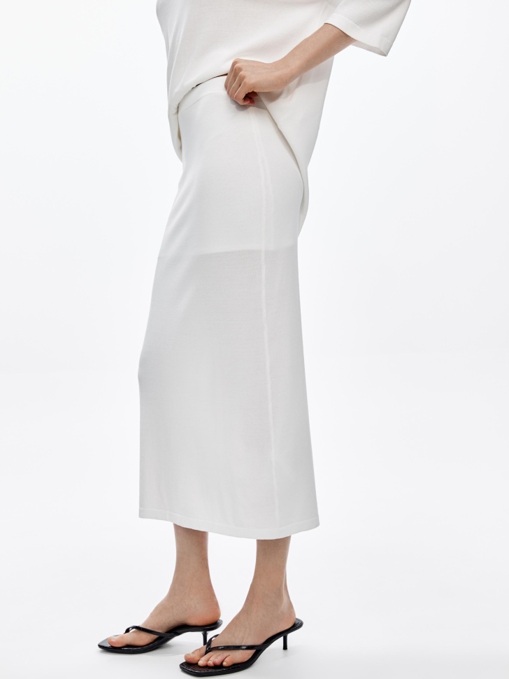 трикотажная юбка миди из смесовой вискозы по цене 2599 руб вид справа