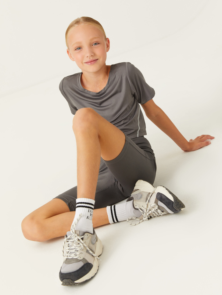 Укороченная спортивная футболка для девочек (серый, XS (146-152)) sela 4640078791460 - фото 7