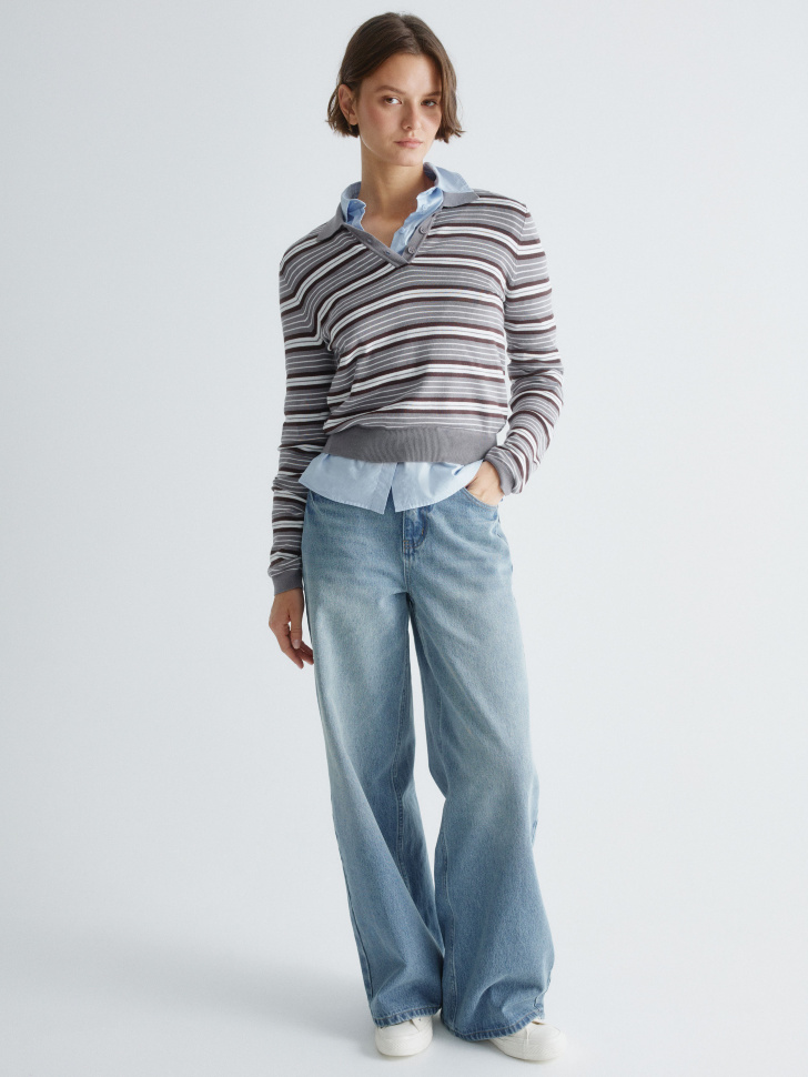 джемпер-поло в контрастную полоску от бренда sela вид слева