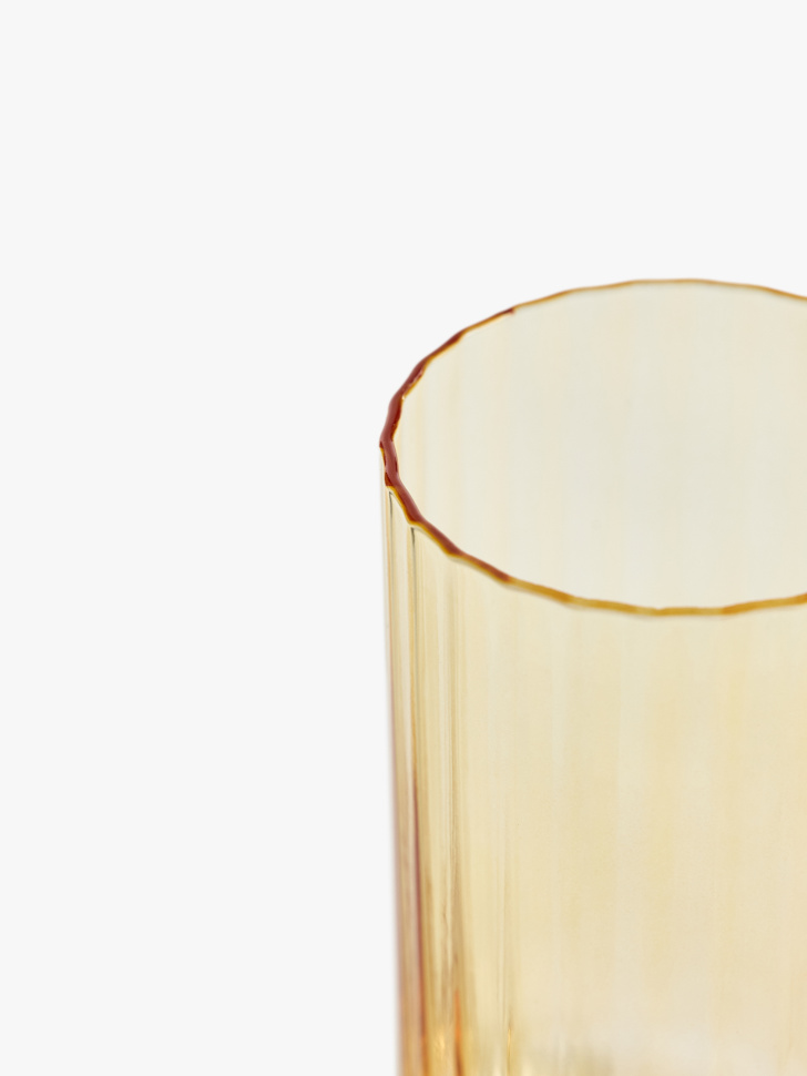 стакан из стекла с рельефным узором от бренда sela вид слева