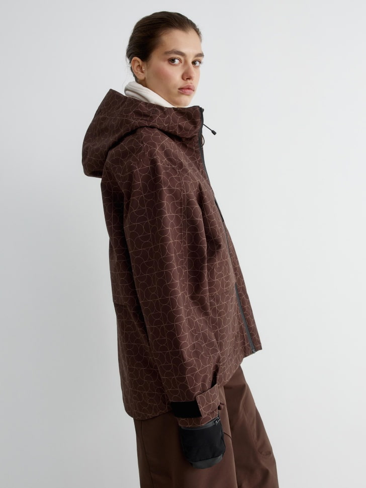 горнолыжная куртка из технологичной мембраны с лямками 4610517111302 со скидкой