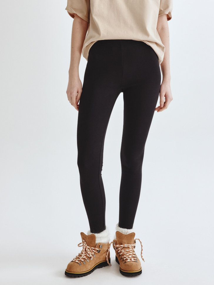 леггинсы из линейки  young от бренда sela вид слева