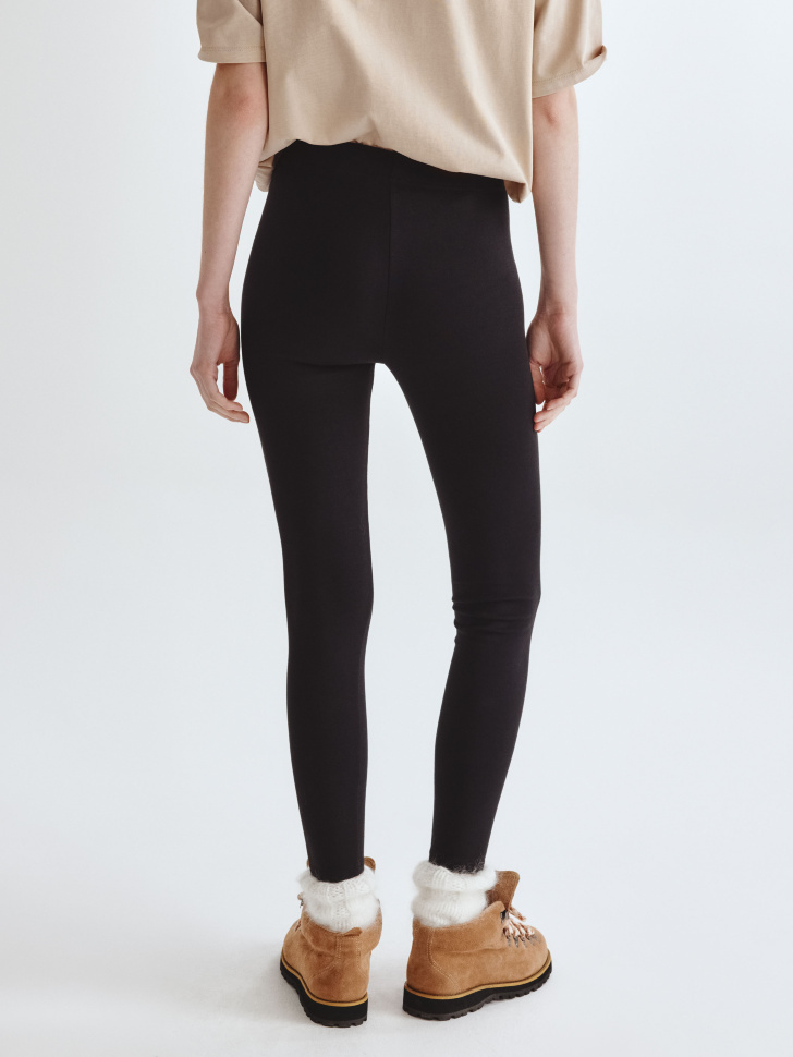 леггинсы из линейки  young по цене 2599 руб вид справа