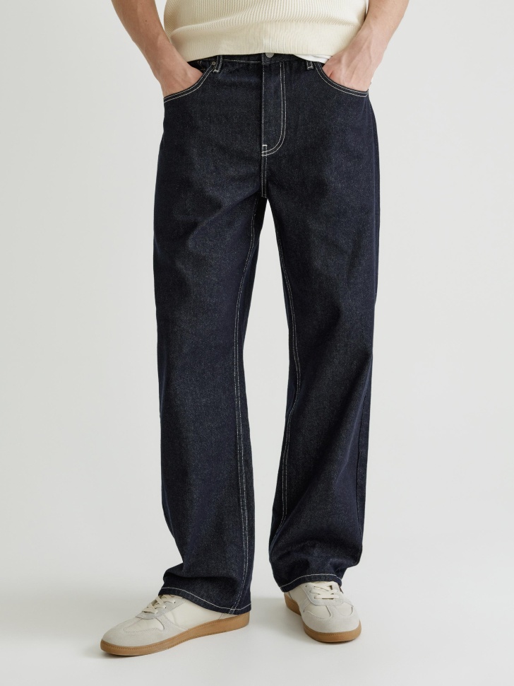 свободные джинсы со средней посадкой от бренда sela вид слева