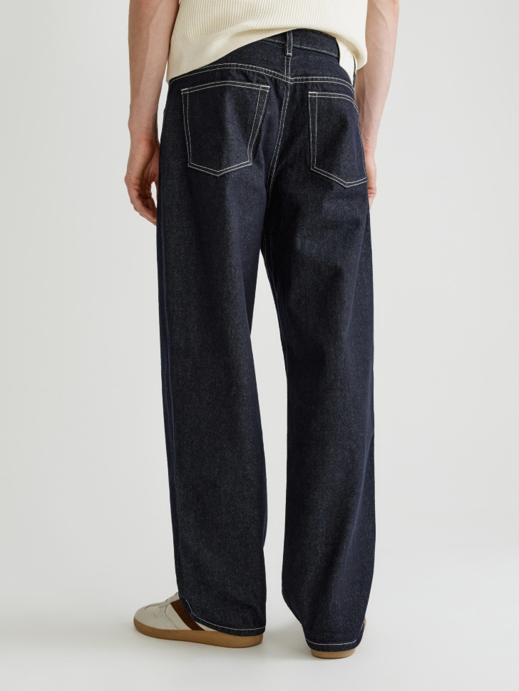 свободные джинсы со средней посадкой по цене 4299 руб вид справа