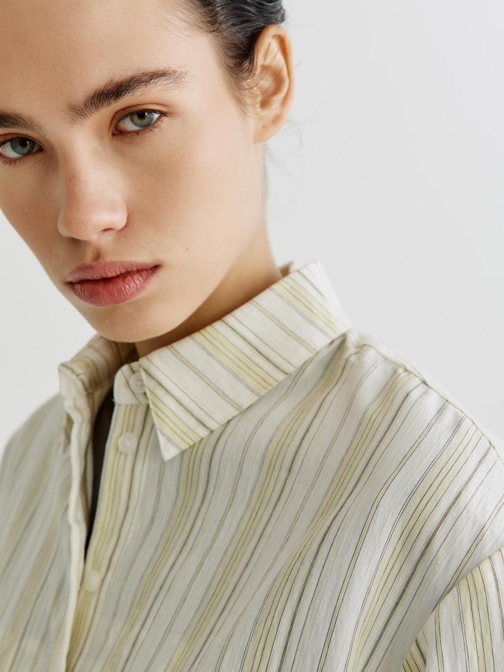 рубашка из лиоцелла в полоску по цене 3599 руб вид справа